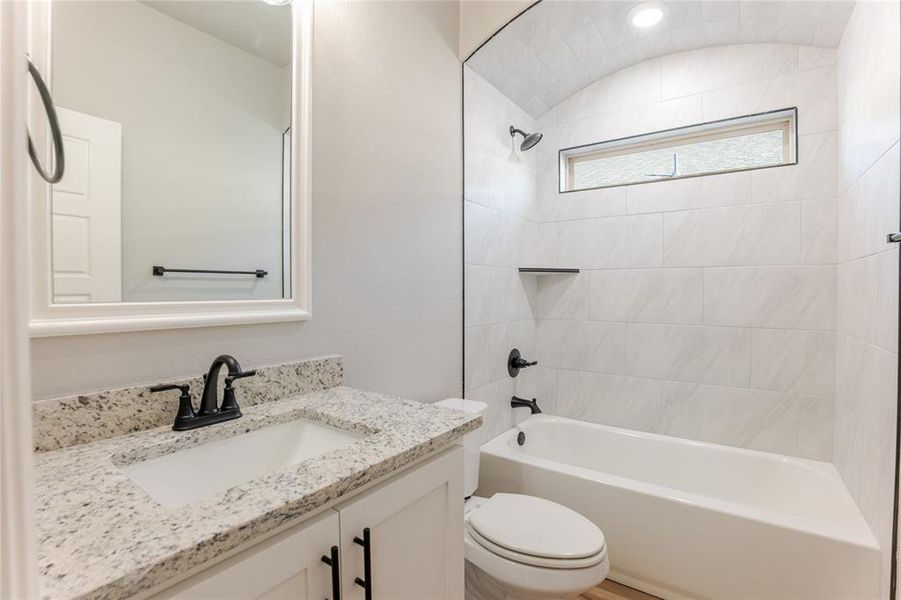 Furnished interior view inside a new home in , Tolar (Image 6).