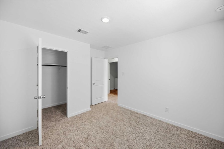 Spacious, unfurnished interior of a new home in Grand West, Houston (Image 17). Spacious, unfurnished interior of a new home in Grand West, Houston (Image 17).