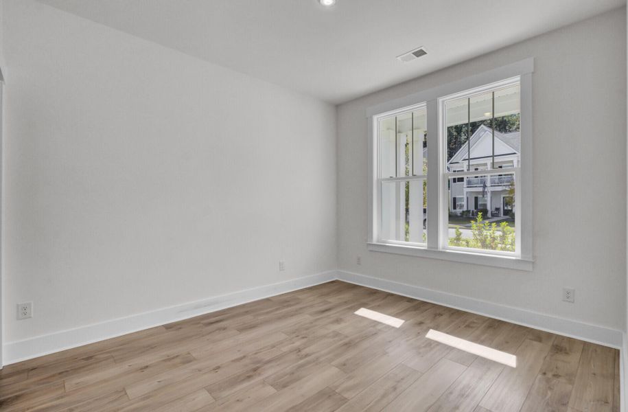 Spacious, unfurnished interior of a new home in Six Oaks, Summerville (Image 48).