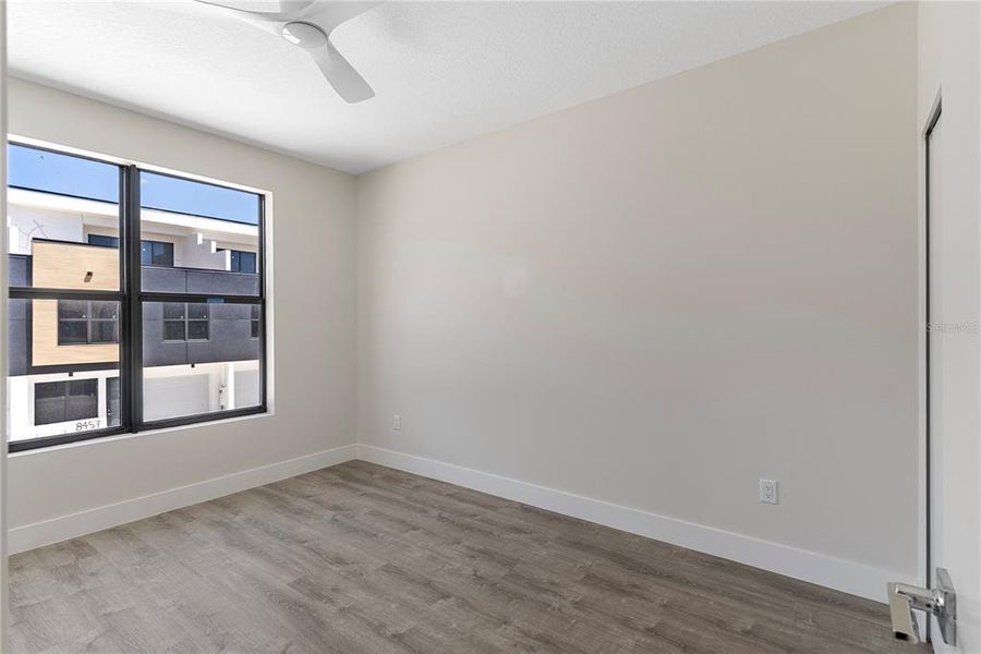 Spacious, unfurnished interior of a new home in , Tampa (Image 23).