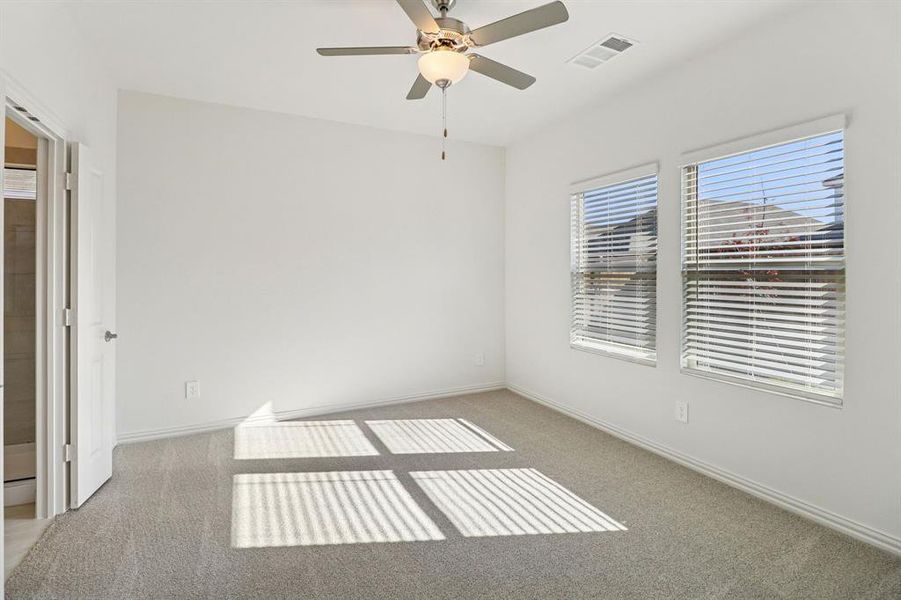 Spacious, unfurnished interior of a new home in Lakehaven - Spring Series, Farmersville (Image 23).