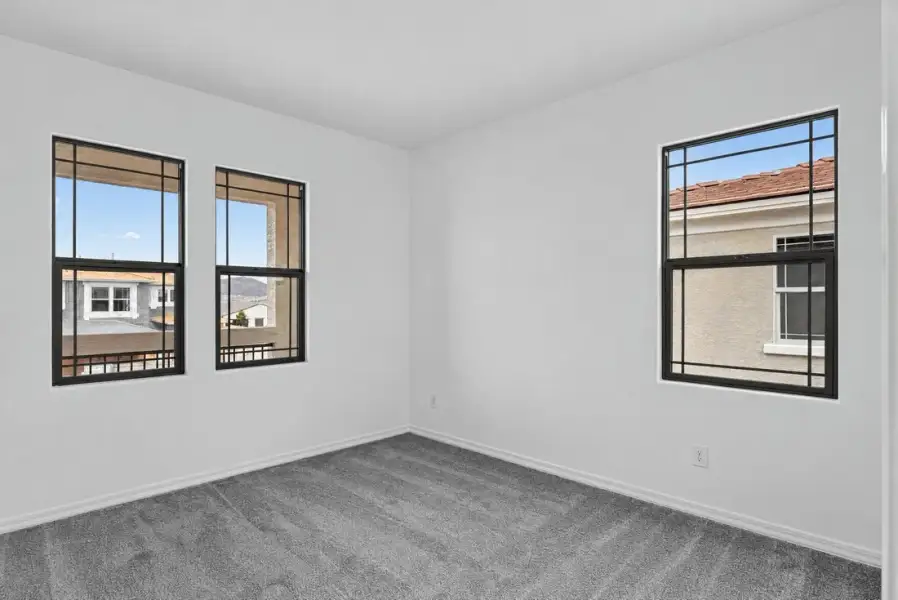 Spacious, unfurnished interior of a new home in Aloravita South, Peoria (Image 27).