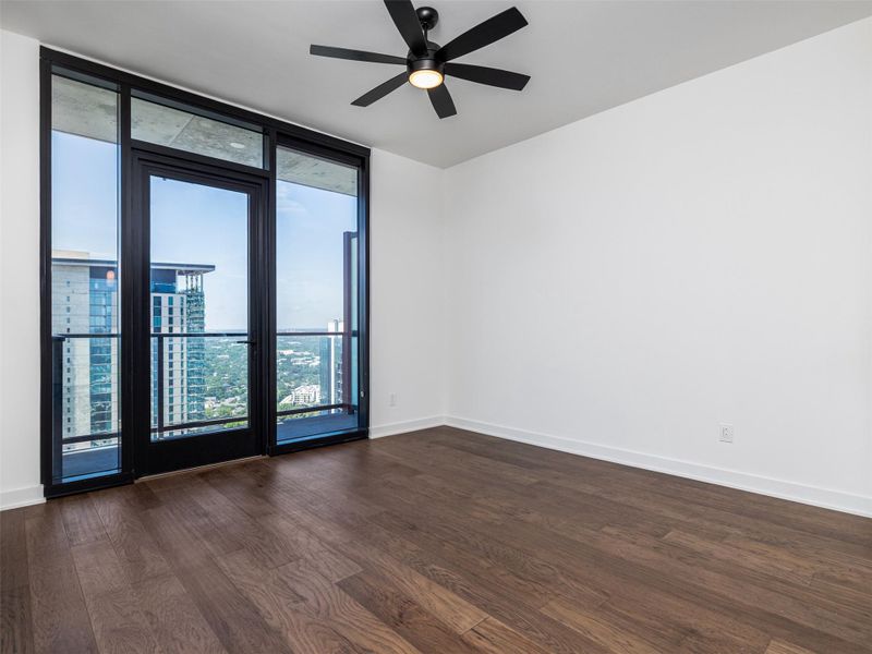 Spacious, unfurnished interior of a new home in Vesper, Austin (Image 9).