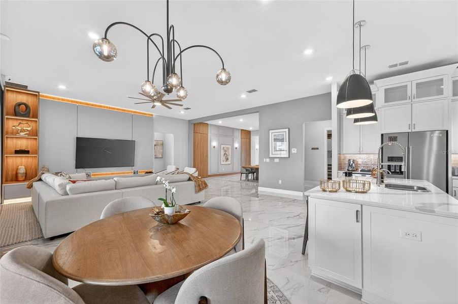 Furnished interior view inside a new home in , Orlando (Image 9).
