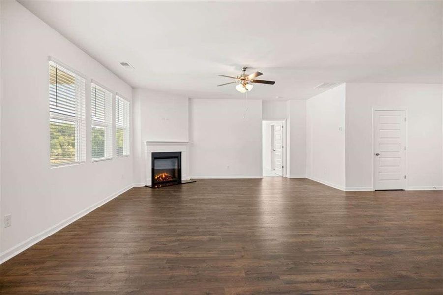 Spacious, unfurnished interior of a new home in Preserve at Dove Creek, Statham (Image 18).