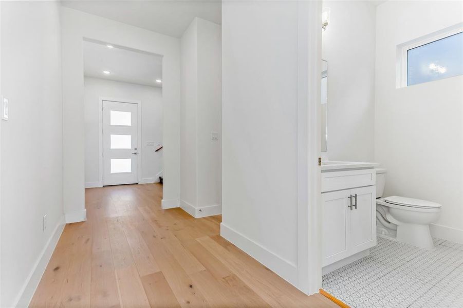 Spacious, unfurnished interior of a new home in , Richardson (Image 24).