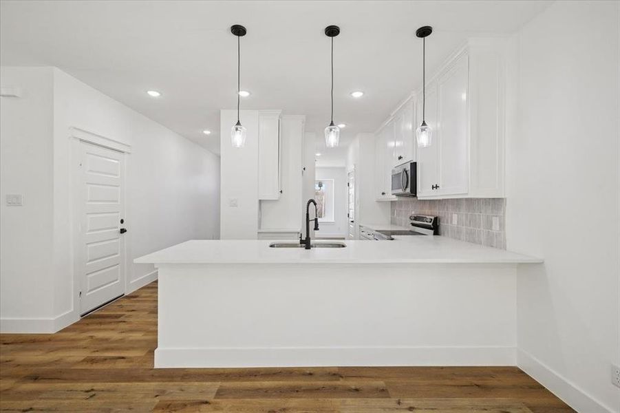 Furnished interior view inside a new home in , Fort Worth (Image 14).