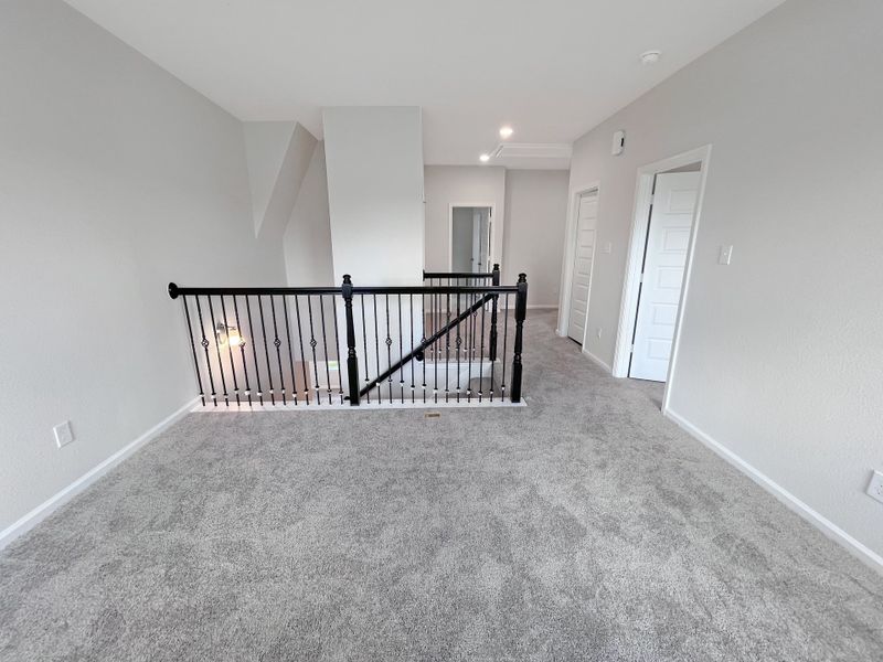 Representative unfurnished interior of a home built from the The Georgetown II by Smith Douglas Homes in Oak Hills Montgomery North, Montgomery (Image 23).
