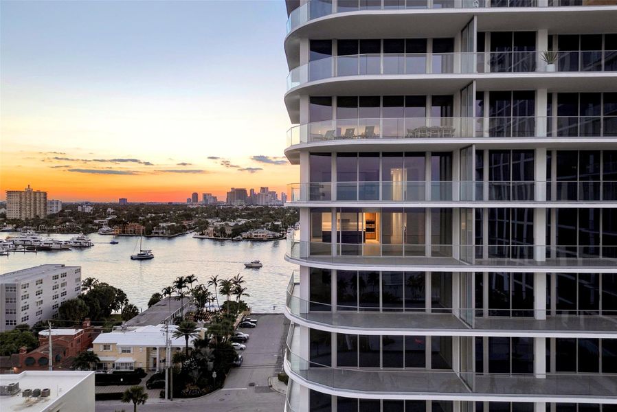 Condo located in Fort Lauderdale, FL showcasing its design and architecture (Image 31).