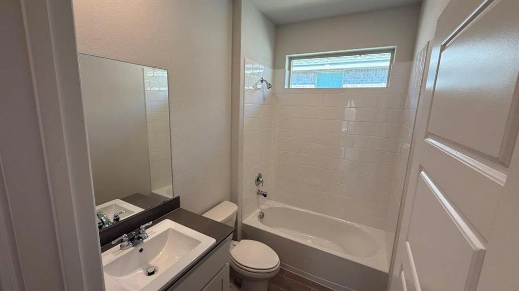 Furnished interior view inside a new home in Saratoga, Granbury (Image 7). Furnished interior view inside a new home in Saratoga, Granbury (Image 7).