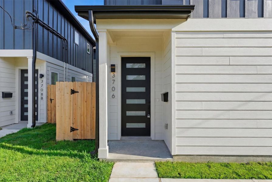 Exterior details and patio area of a home in , Houston (Image 29). Exterior details and patio area of a home in , Houston (Image 29).