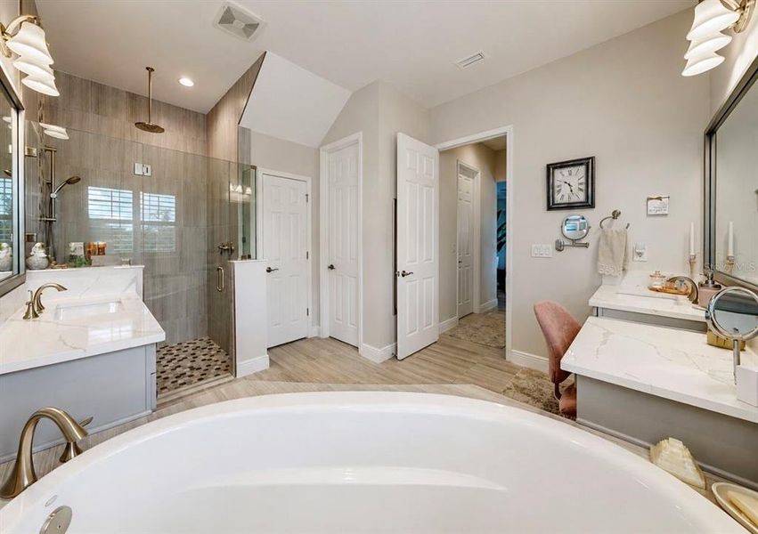 Furnished interior view inside a new home in , Apollo Beach (Image 41).