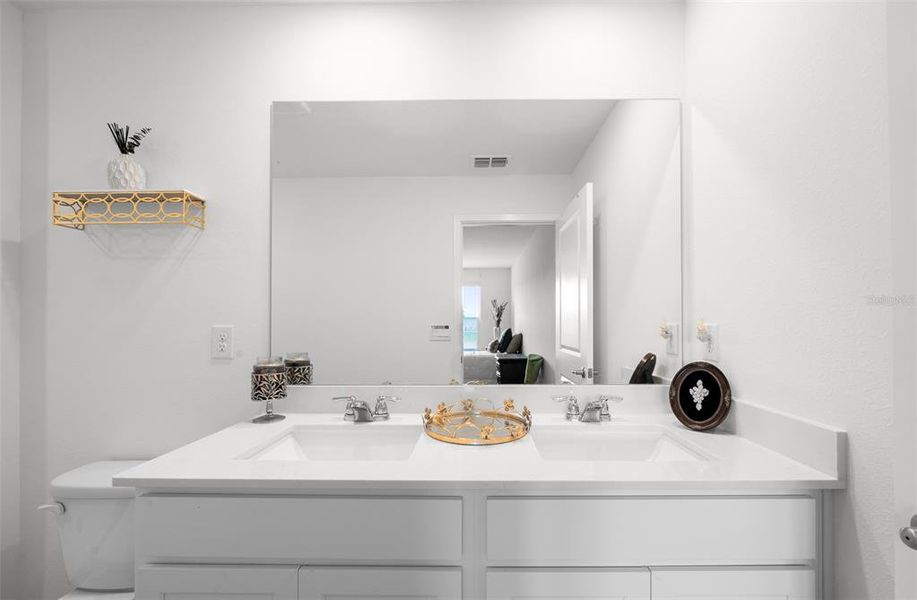 Close-up of interior finishes inside a home in , Ocala (Image 19). Close-up of interior finishes inside a home in , Ocala (Image 19).
