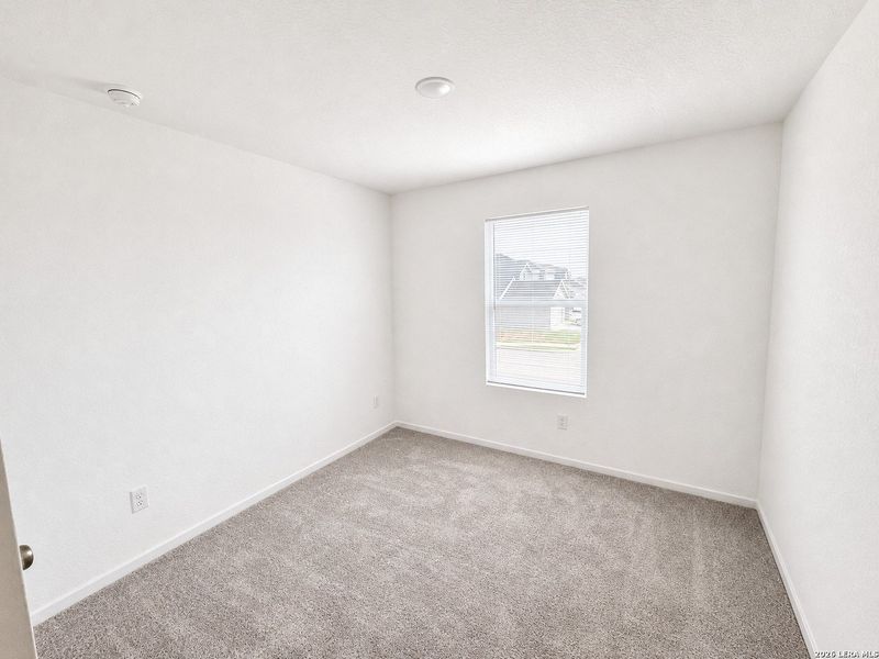 Spacious, unfurnished interior of a new home in Sapphire Grove, San Antonio (Image 12).
