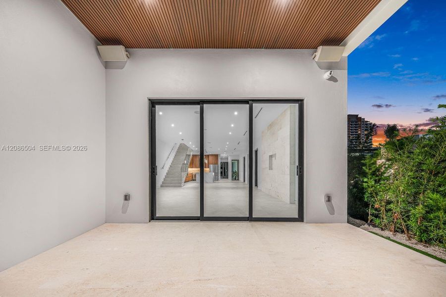 Exterior details and patio area of a home in , Miami (Image 28).