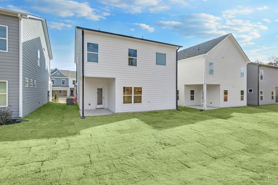Exterior details and patio area of a home in Sanders Park, Austell (Image 2).