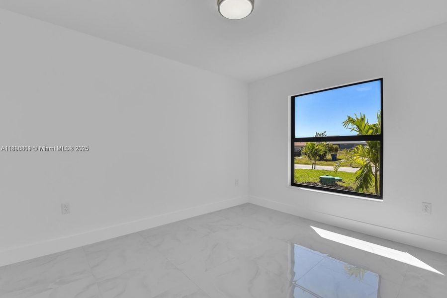 Spacious, unfurnished interior of a new home in , Lehigh Acres (Image 30).