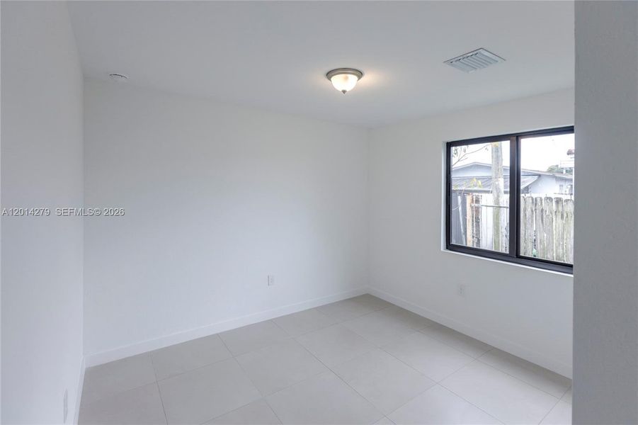 Spacious, unfurnished interior of a new home in , Miami (Image 9).