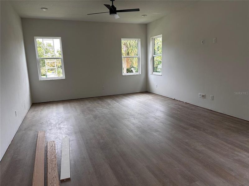 Spacious, unfurnished interior of a new home in , Tampa (Image 74).