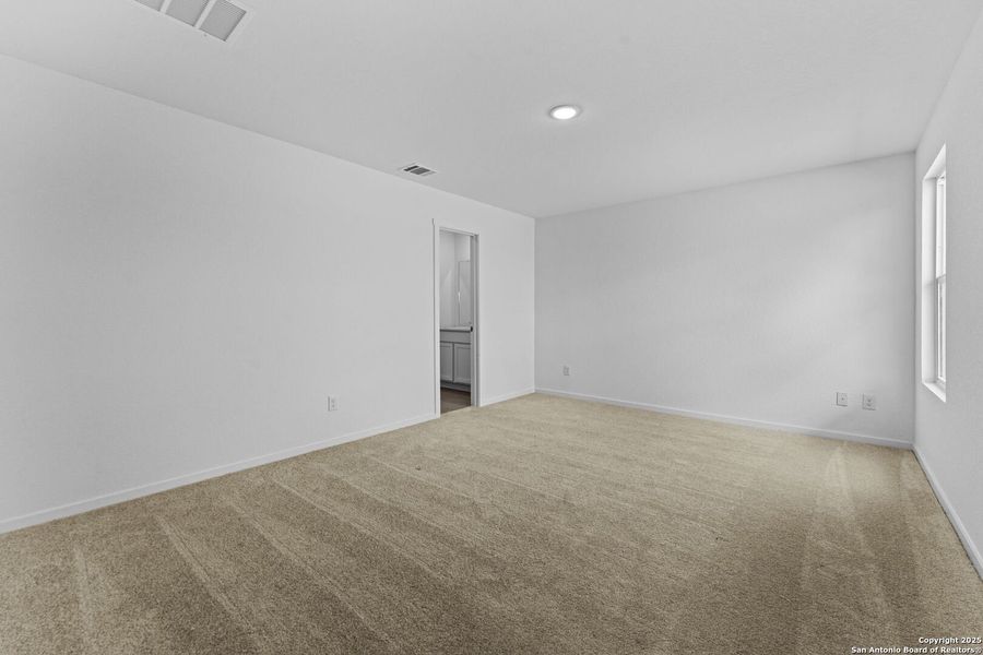 Spacious, unfurnished interior of a new home in Lodi Grove, Floresville (Image 16). Spacious, unfurnished interior of a new home in Lodi Grove, Floresville (Image 16).