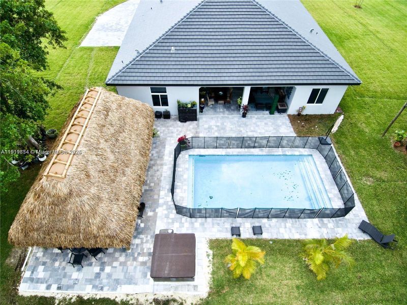 Exterior details and patio area of a home in , Homestead (Image 23).