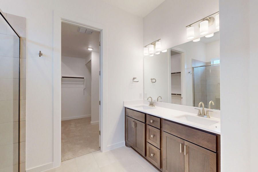 Owner's Bathroom Owner's Bathroom