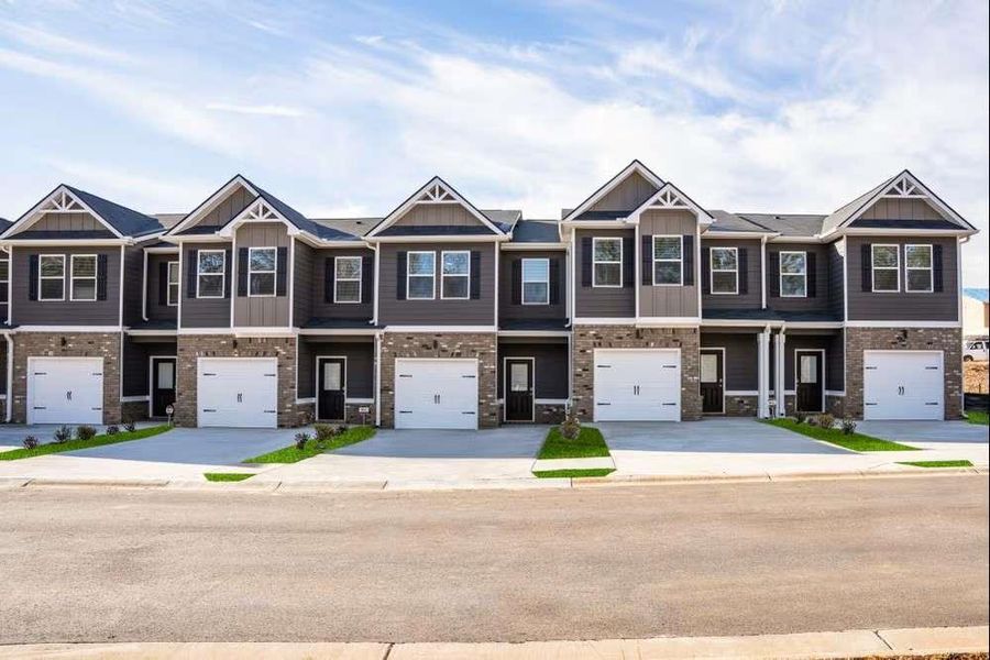 Image 17 of a home in Azalea Hills.