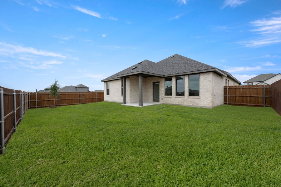 Exterior details and patio area of a home in Vista Point, Grandview (Image 3).