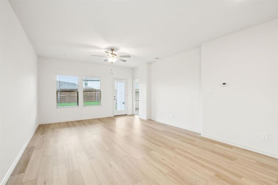 Spacious, unfurnished interior of a new home in Lakehaven - Spring Series, Farmersville (Image 29).