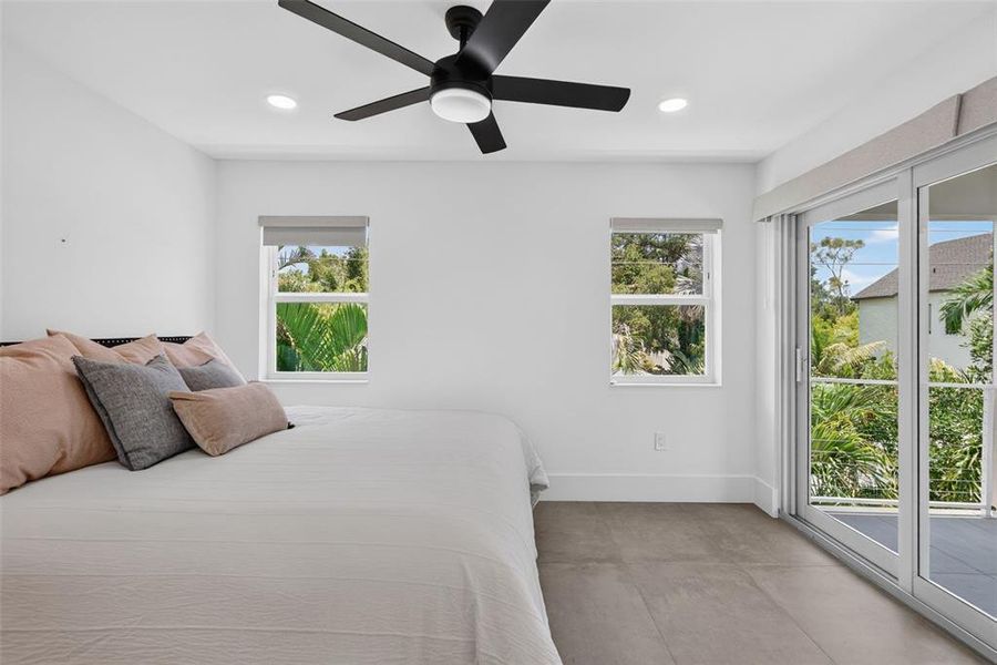 Furnished interior view inside a new home in , Sarasota (Image 13).