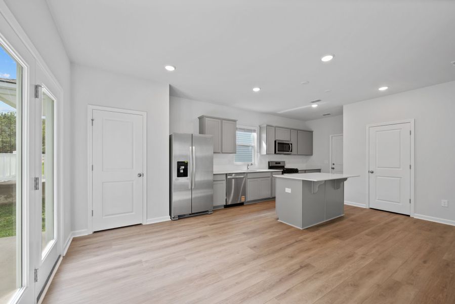 Spacious, unfurnished interior of a new home in Grand Arbor, Blythewood (Image 11).