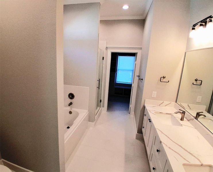 Double sinks on Master bathroom Double sinks on Master bathroom