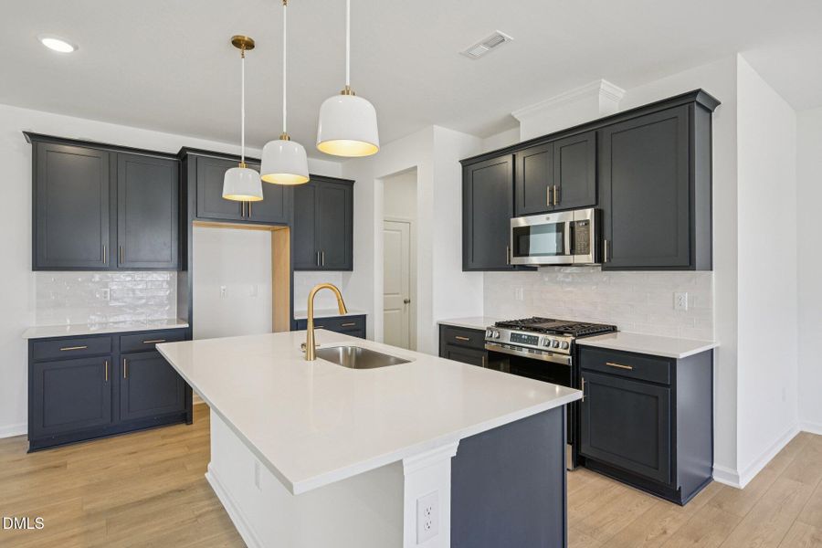 15-web-or-mls-Ken Dr-S2402-015