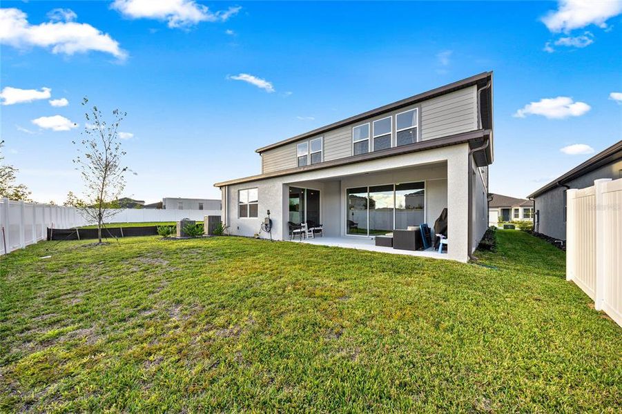 Exterior details and patio area of a home in , Ocala (Image 3).