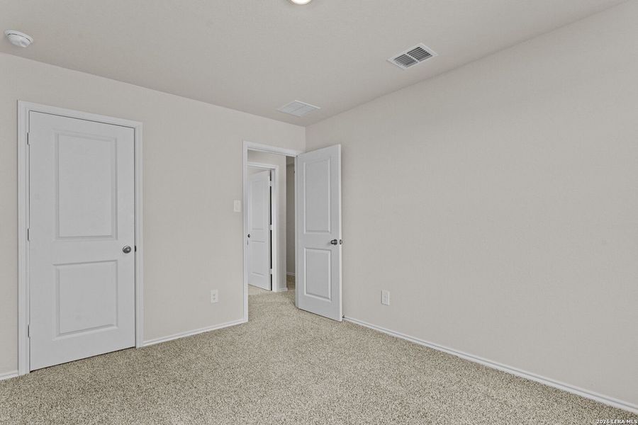 Spacious, unfurnished interior of a new home in Swenson Heights, Seguin (Image 28).