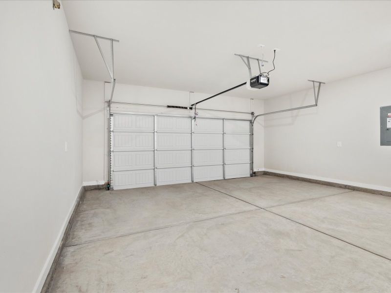 Spacious, unfurnished interior of a new home in Cedar Shoals - Signature Collection, Piedmont (Image 17).