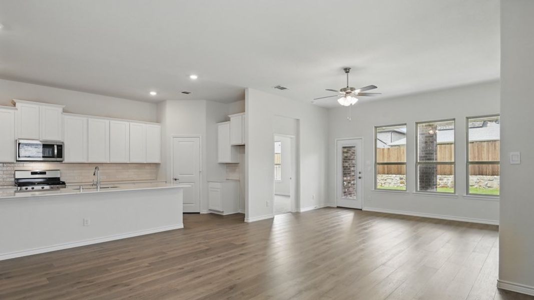 Image 12 representing the Vail by D.R. Horton in The Woods at Lindsey Place, Anna, TX. Image 12 representing the Vail by D.R. Horton in The Woods at Lindsey Place, Anna, TX.