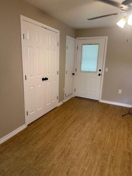 Spacious, unfurnished interior of a new home in , La Grange (Image 13).