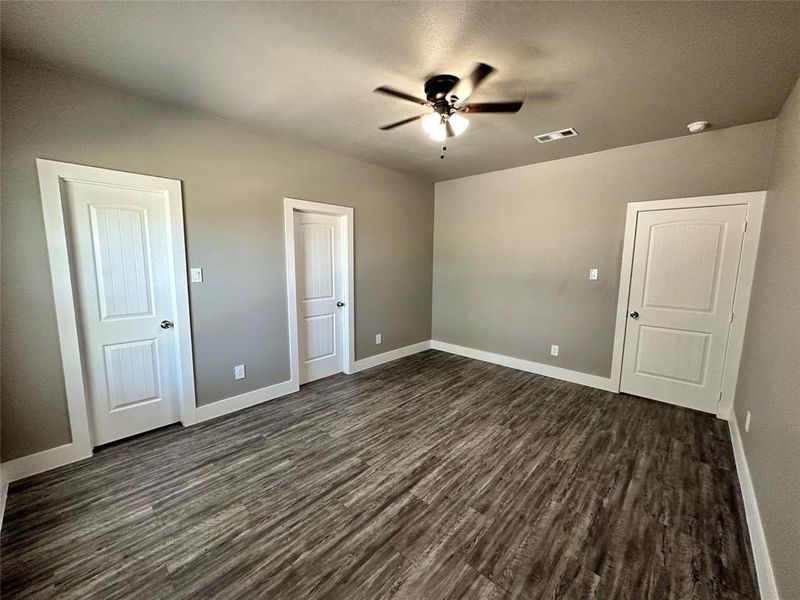 Spacious, unfurnished interior of a new home in , Sulphur Springs (Image 22).