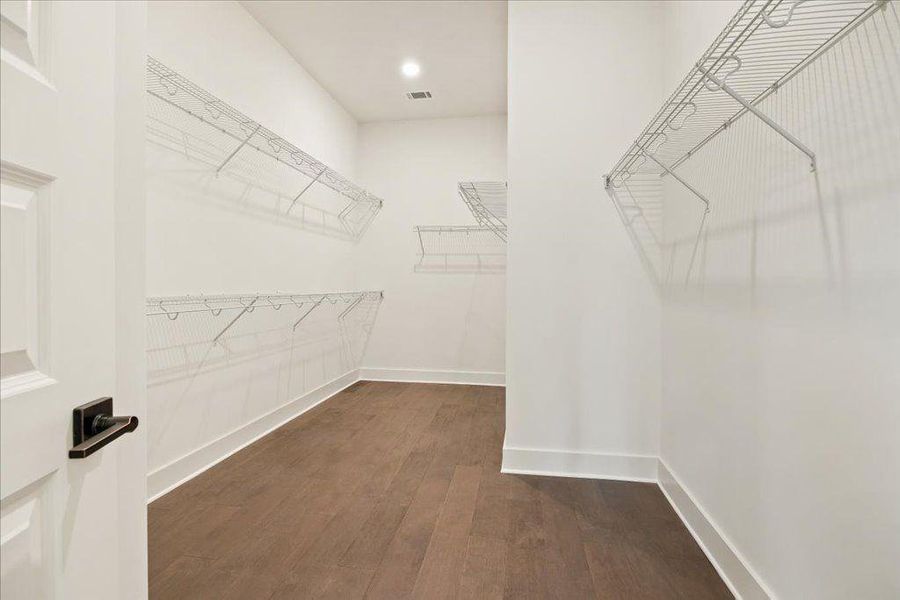 Spacious, unfurnished interior of a new home in Brooks Pond, Cumming (Image 18).