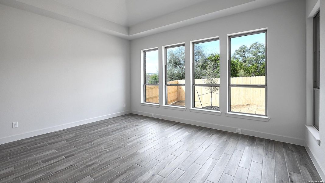 Spacious, unfurnished interior of a new home in Kinder Ranch, San Antonio (Image 23).