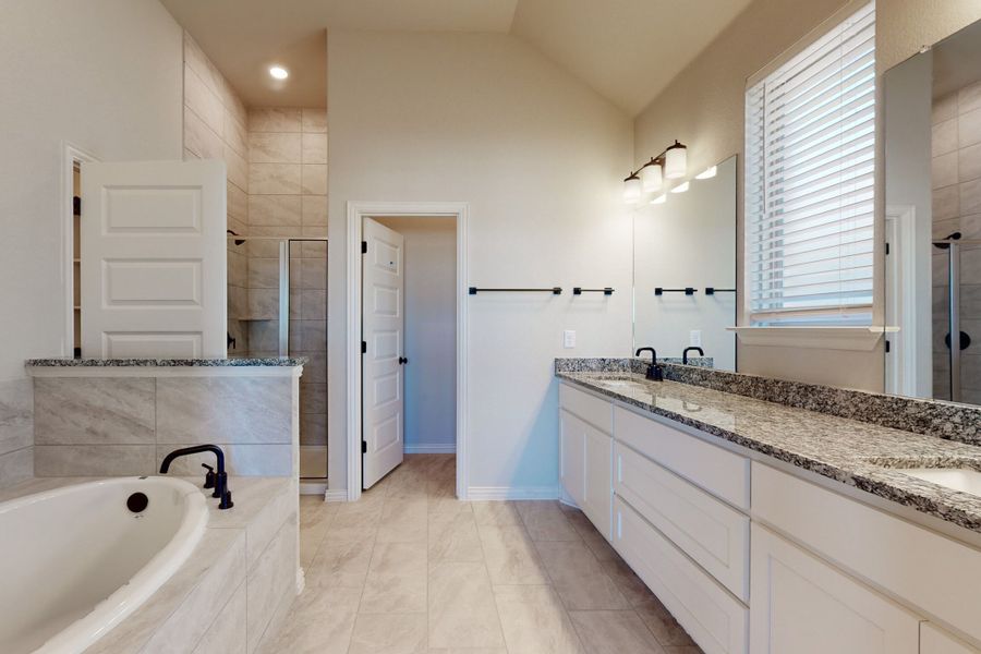 Owner's Bathroom Owner's Bathroom