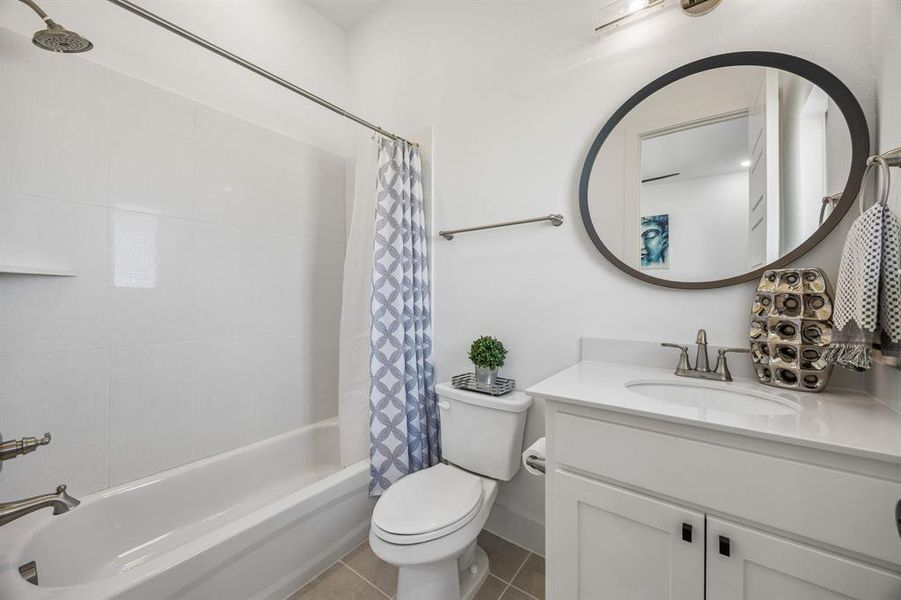 Furnished interior view inside a new home in , Prosper (Image 27).