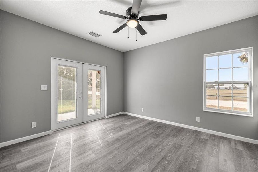 Spacious, unfurnished interior of a new home in , Williston (Image 18).