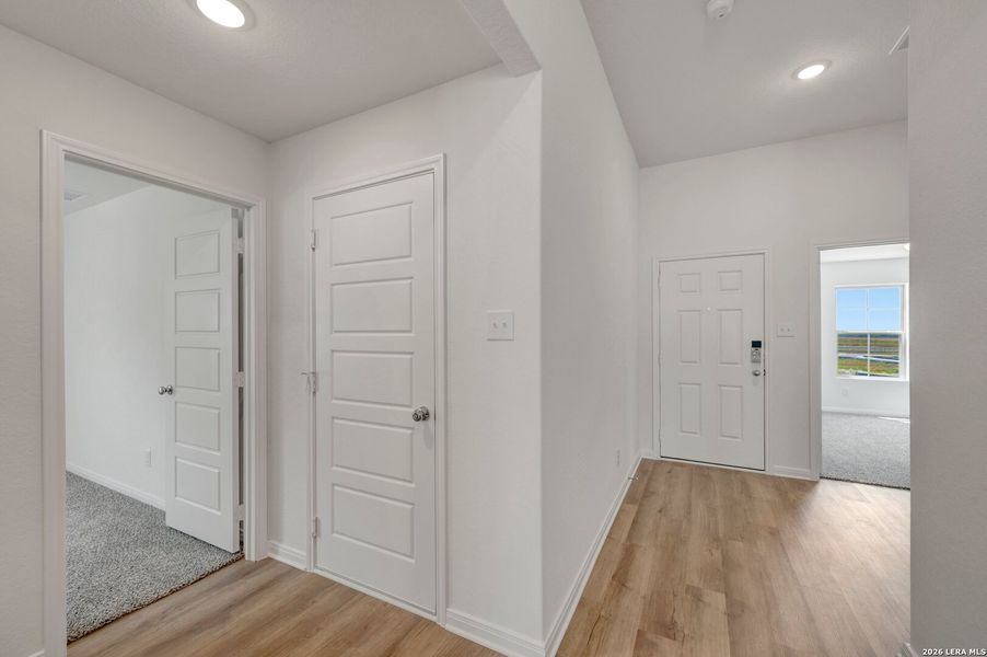 Spacious, unfurnished interior of a new home in Greenspoint Heights, Seguin (Image 21).