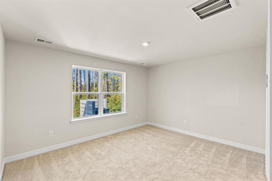 Spacious, unfurnished interior of a new home in Course Club at Prince Creek, Murrells Inlet (Image 11).