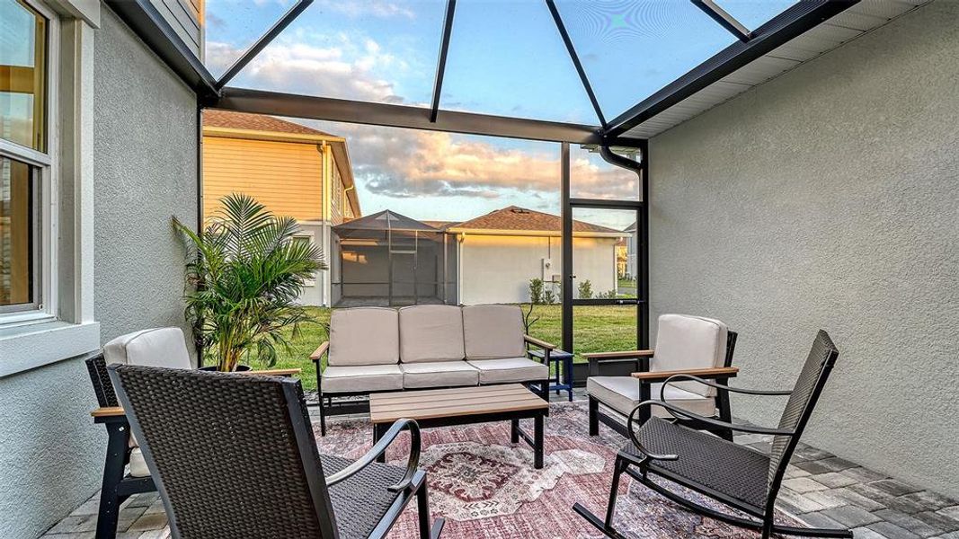 Exterior details and patio area of a home in , Lakewood Ranch (Image 4).