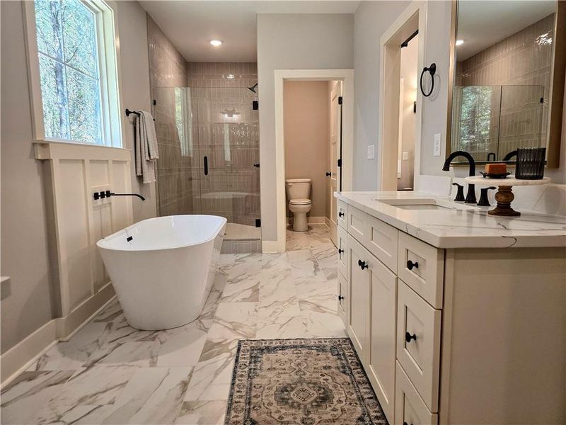 Furnished interior view inside a new home in , Temple (Image 12).