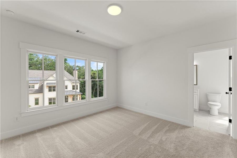 Spacious, unfurnished interior of a new home in , Acworth (Image 17).