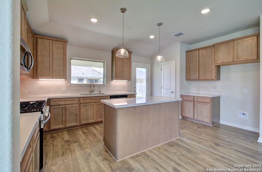Furnished interior view inside a new home in Dauer Ranch, New Braunfels (Image 4).